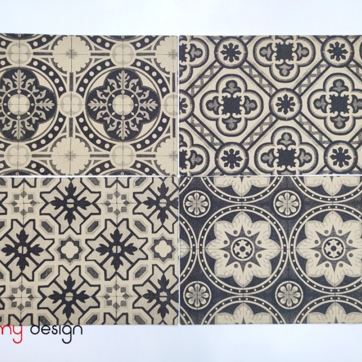 Set of 4 beige/ black placemats printed with Anciennes-Sol pattern